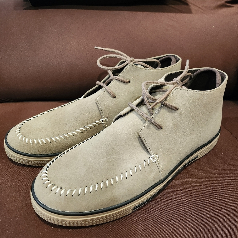 Kenneth Cole Men's Shore Chukka Boot  Sz 11 New with Damaged Box